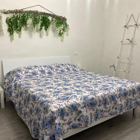 La Petite Maison Usigliano Eksteriør billede