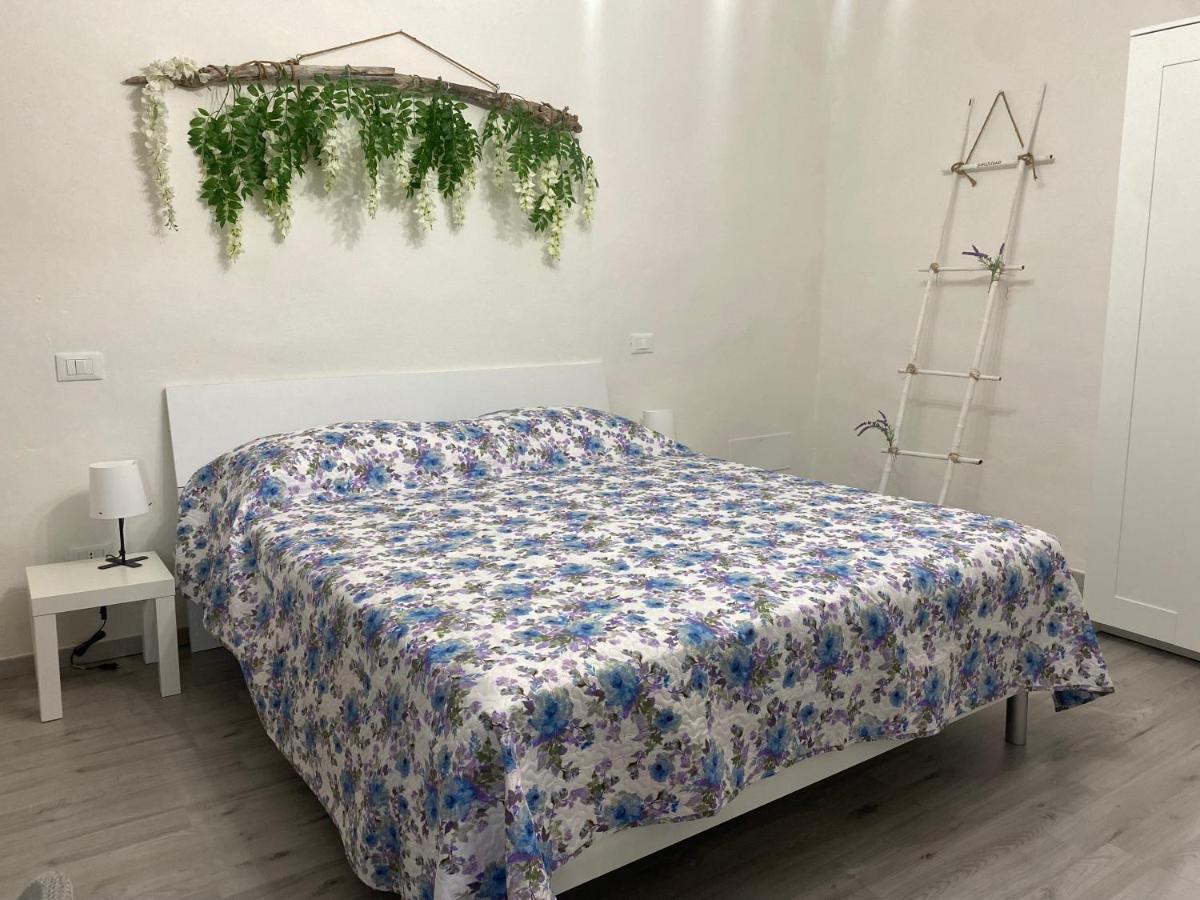 La Petite Maison Usigliano Eksteriør billede