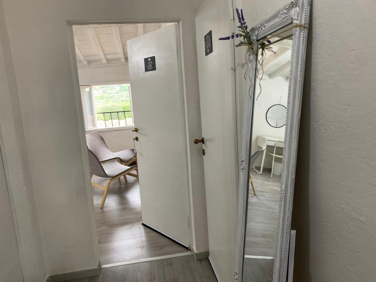 La Petite Maison Usigliano Eksteriør billede