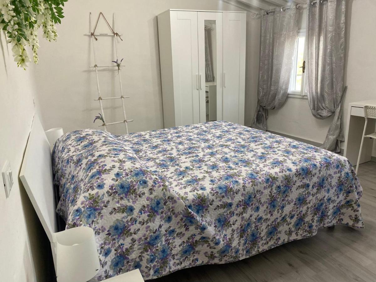 La Petite Maison Usigliano Eksteriør billede