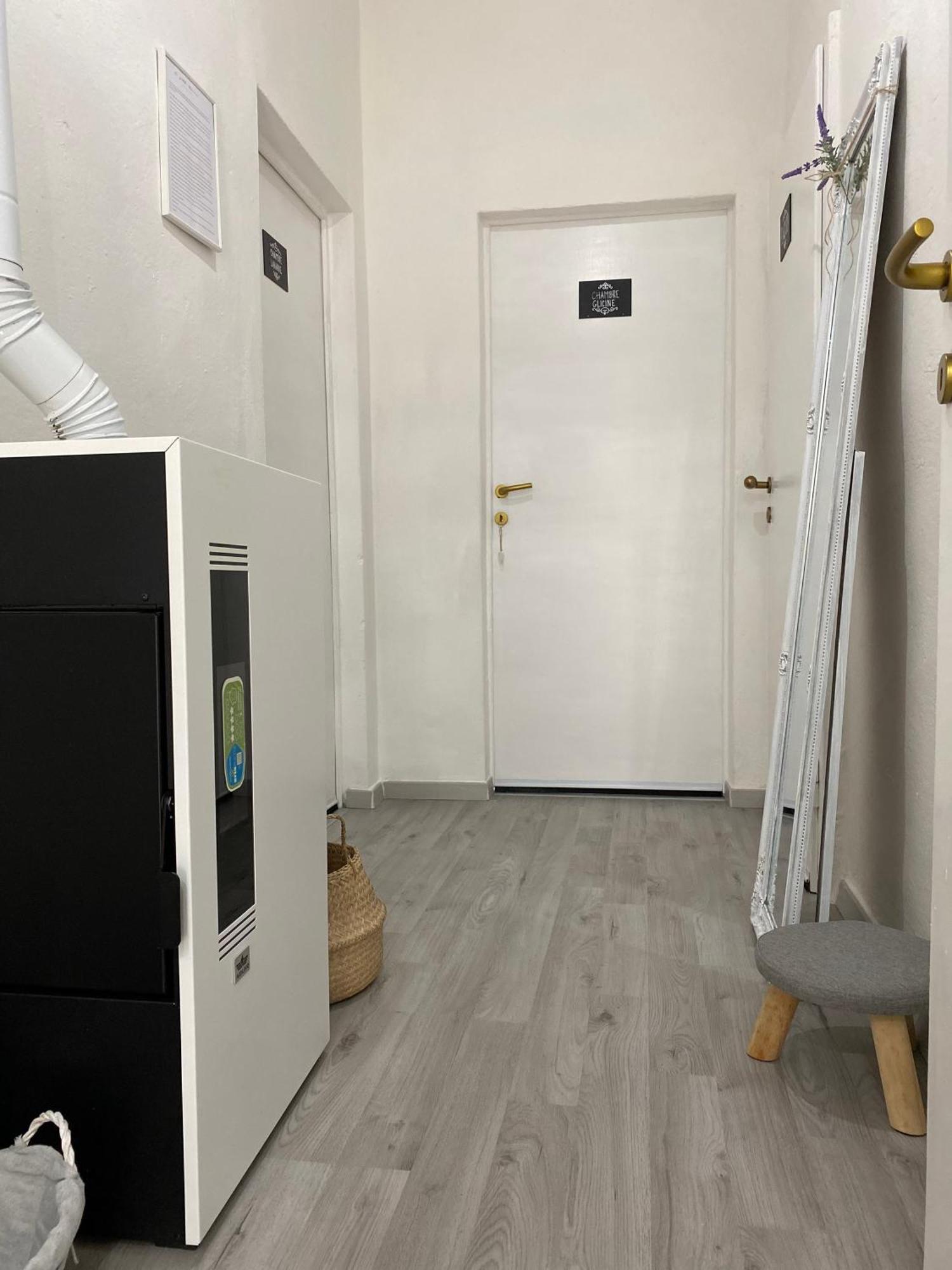La Petite Maison Usigliano Eksteriør billede